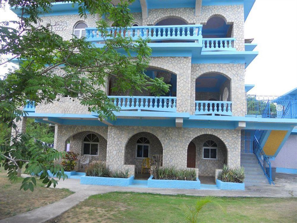 Cotton Tree Hotel ネグリル エクステリア 写真
